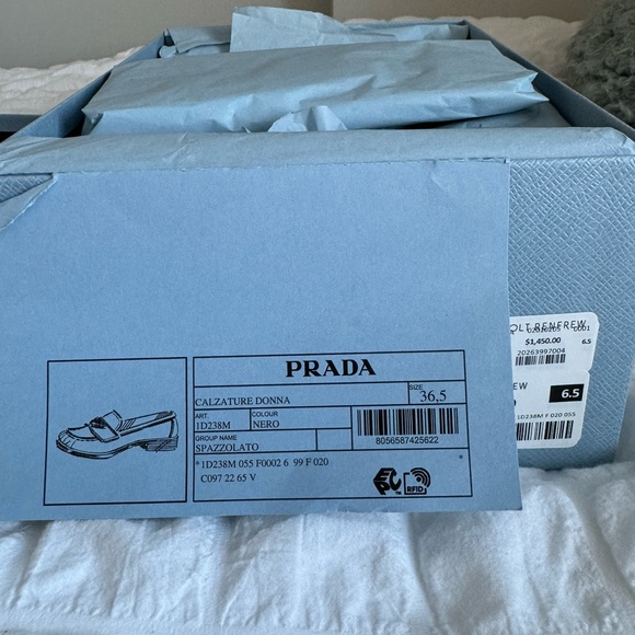 Authentic Prada classic black loafer, nearly perfect condition! - Picture 4 of 5